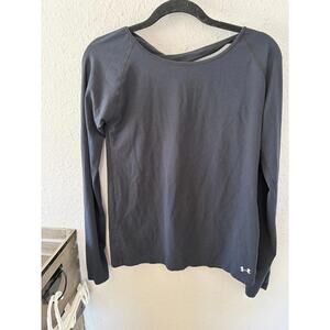 Under Armour cross back long sleeve size S loose fit